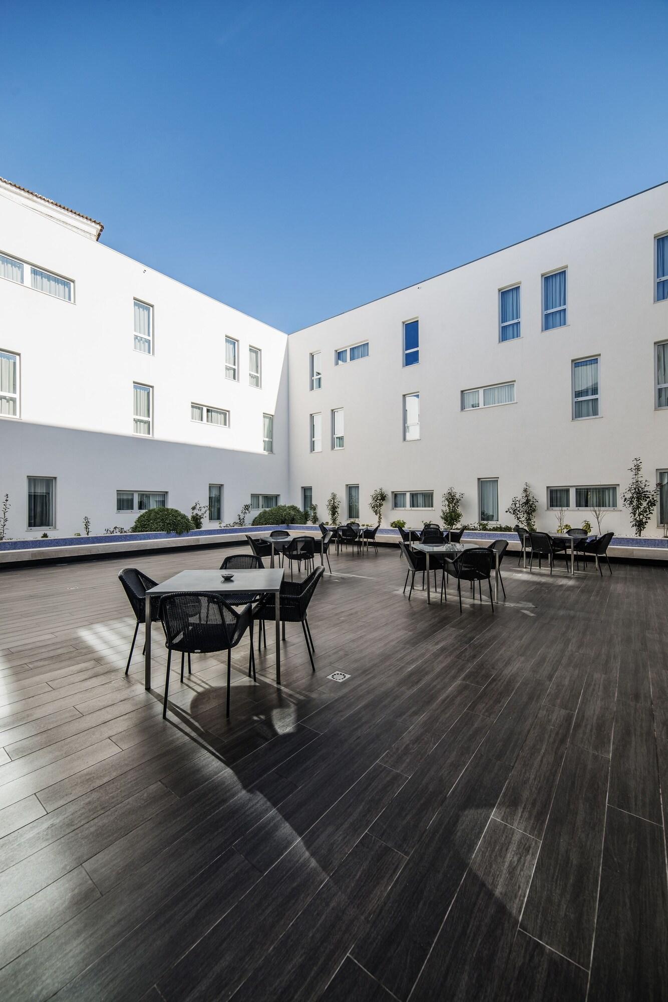 Variados (as) Moov Hotel Évora