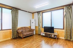 Alojamiento - Gongju Gyeryongsandeul Flower Pension