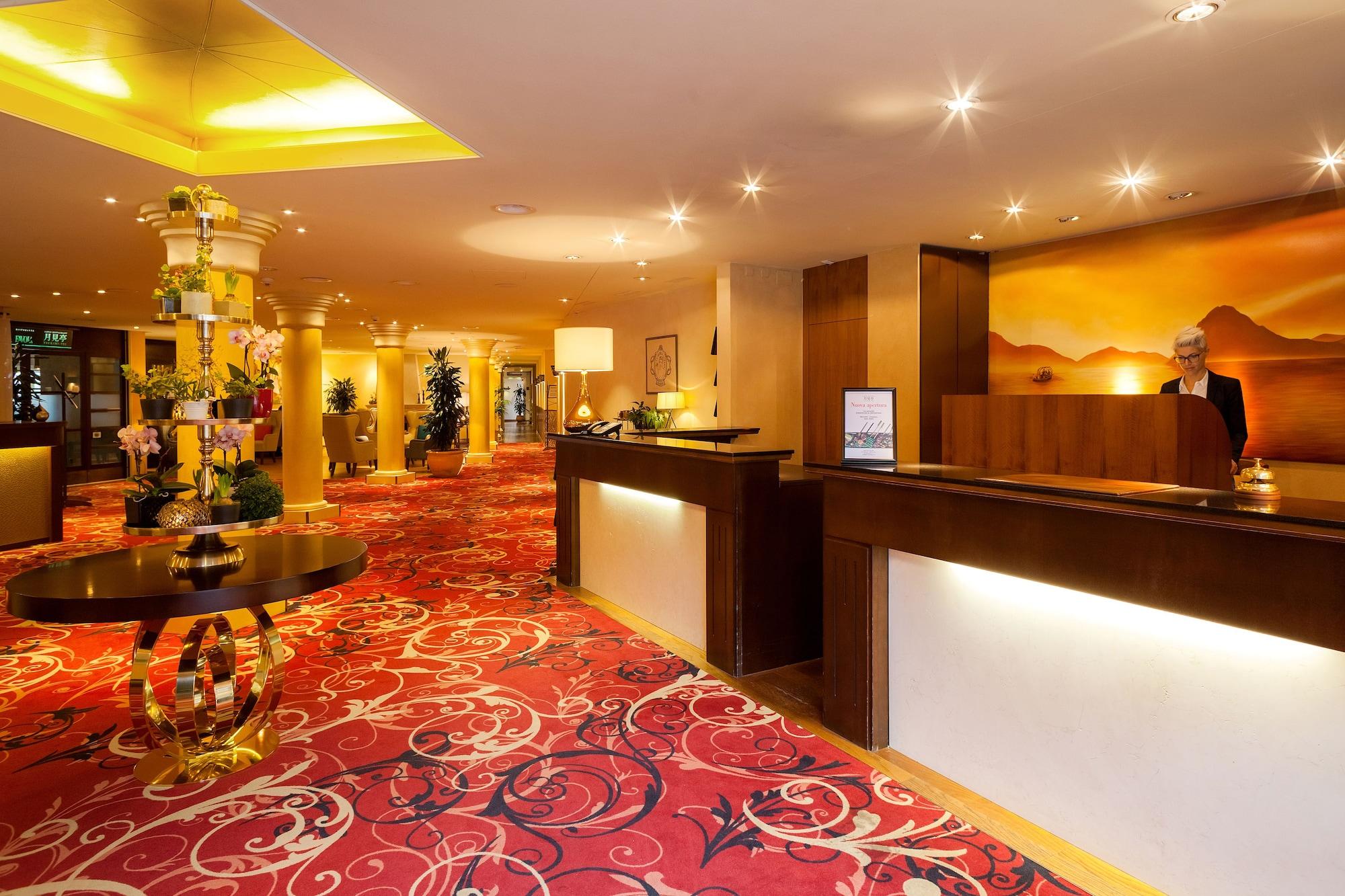 Vista Lobby Suitenhotel Parco Paradiso