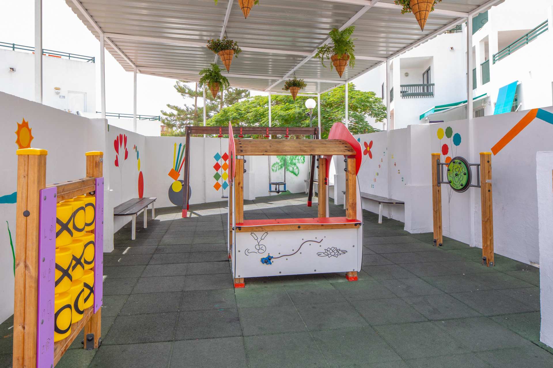 Instalaciones Recreativas Sunset Bay Club