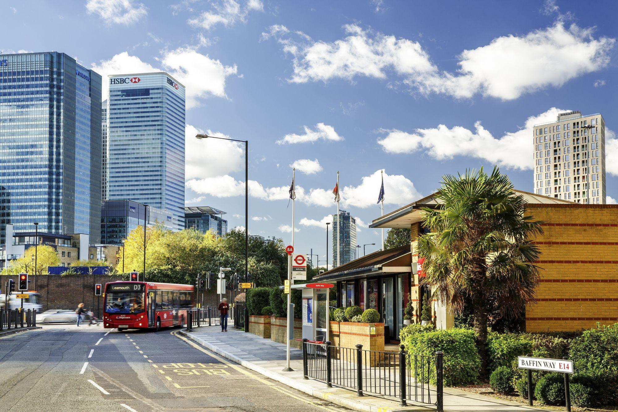 Vista Exterior ibis London Docklands Canary Wharf