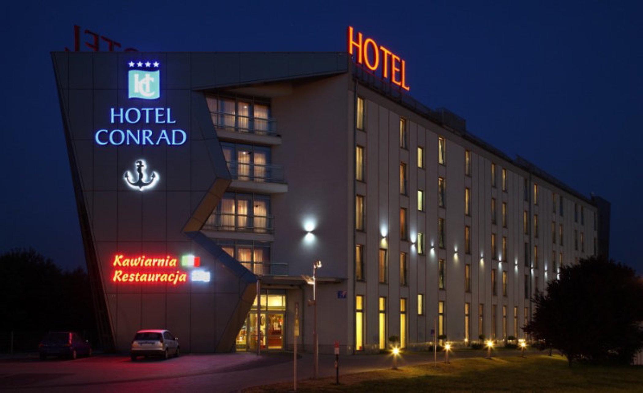 Vista Exterior Hotel Conrad
