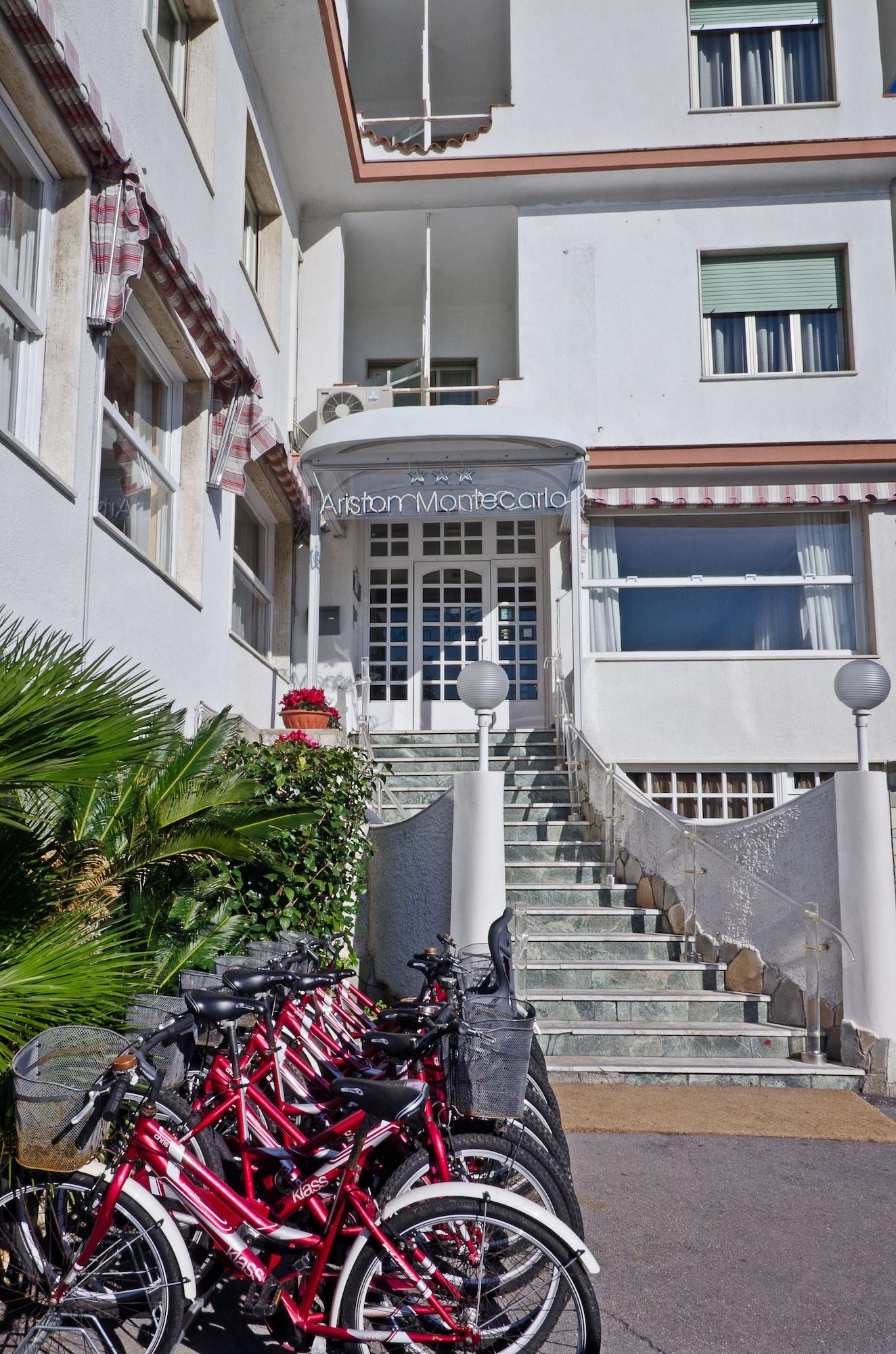 Vista Exterior Hotel Ariston Montecarlo
