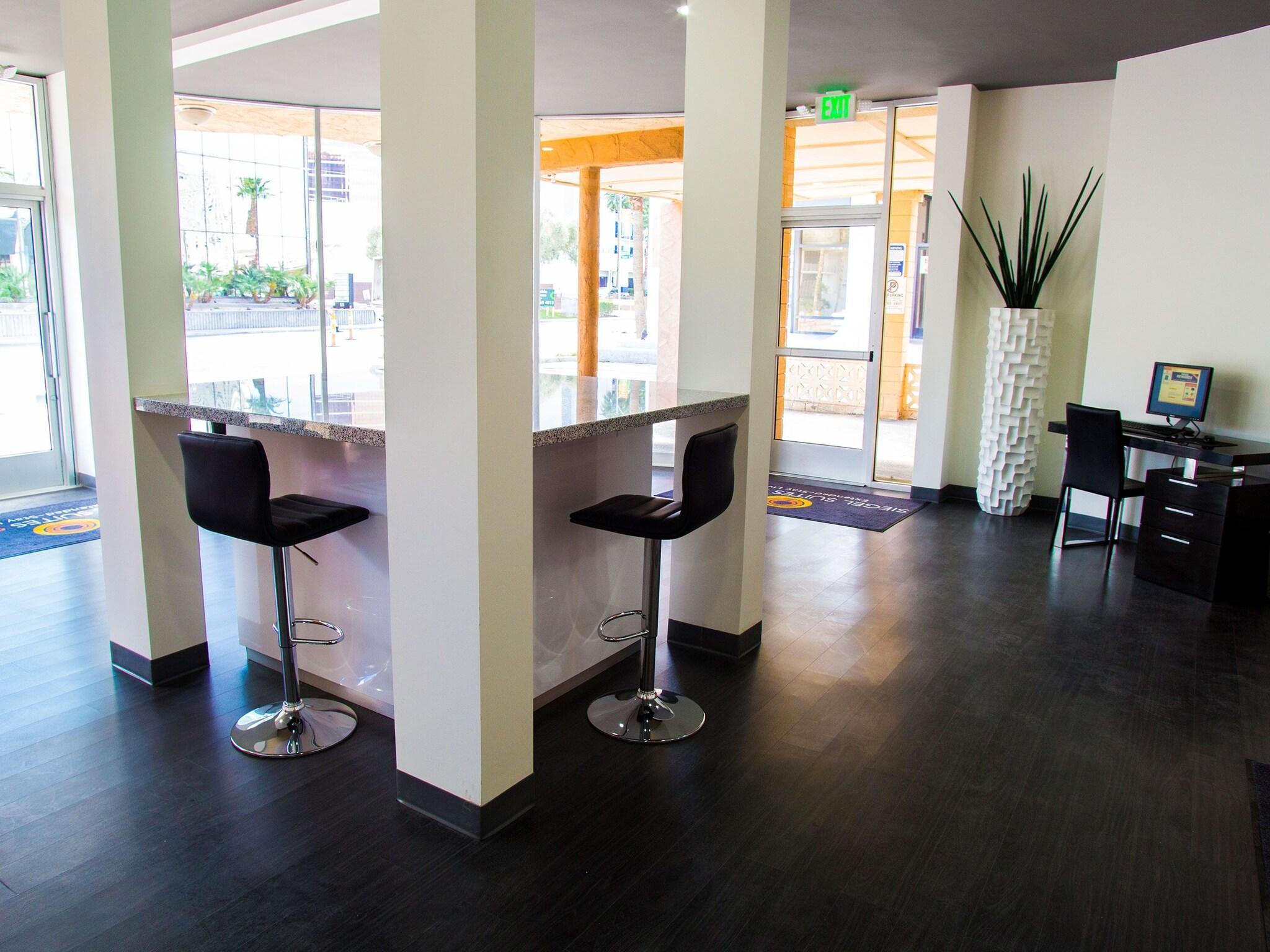 Vista Lobby Siegel Select LV Strip-Convention Center