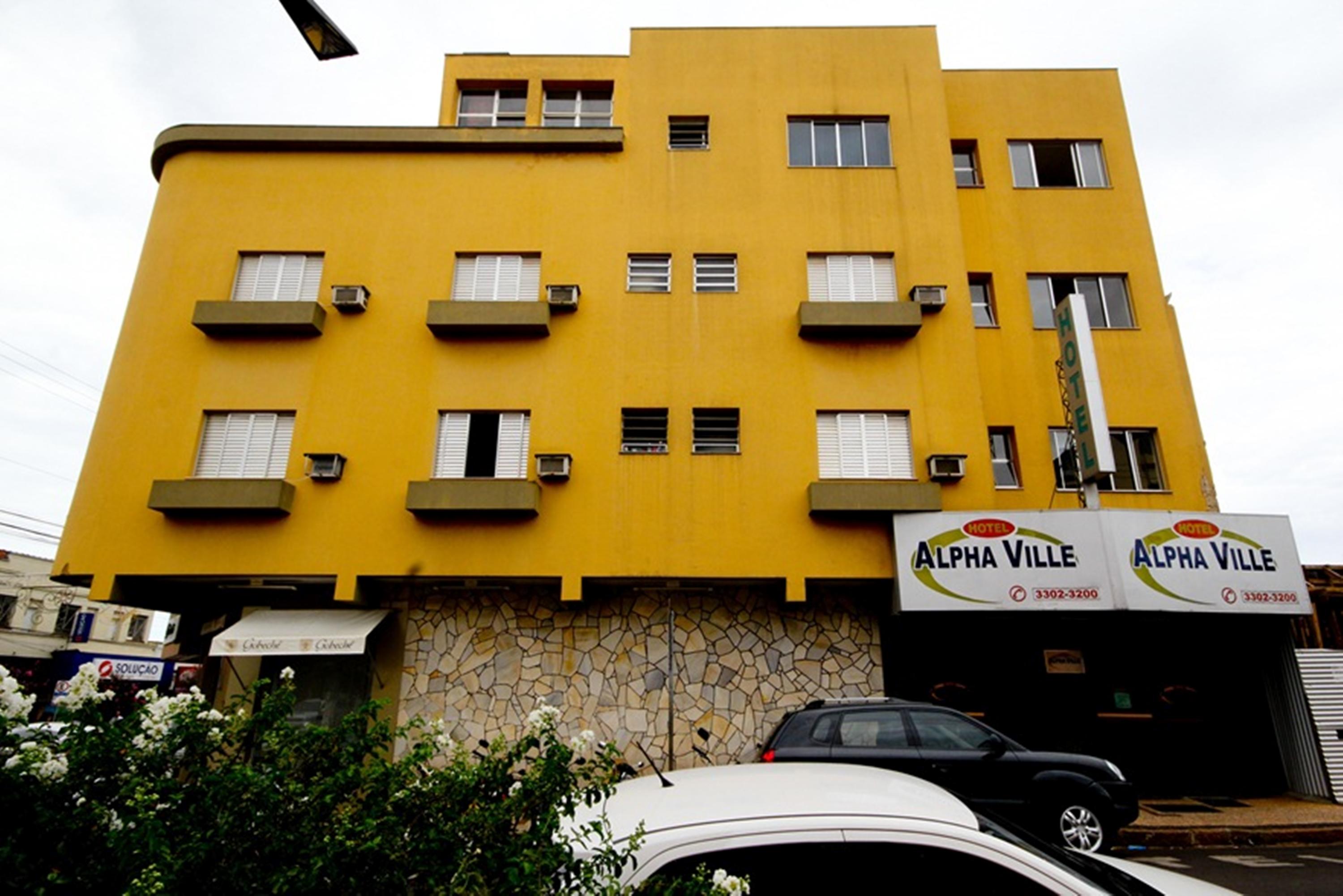 Varios Alpha Ville Hotel