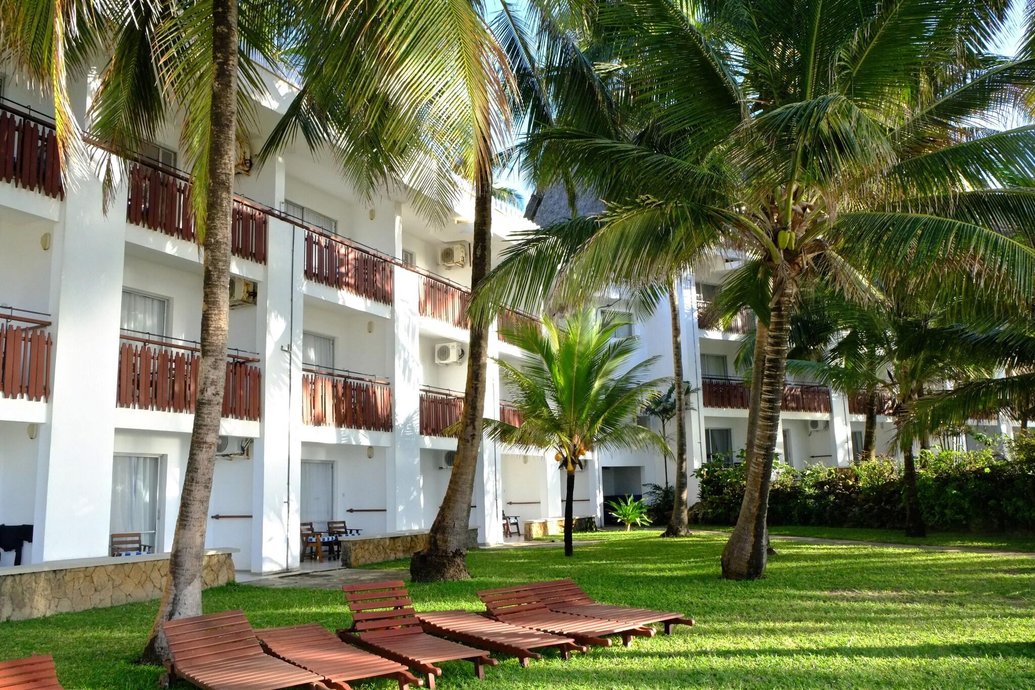 Vista Exterior Voyager Beach Resort
