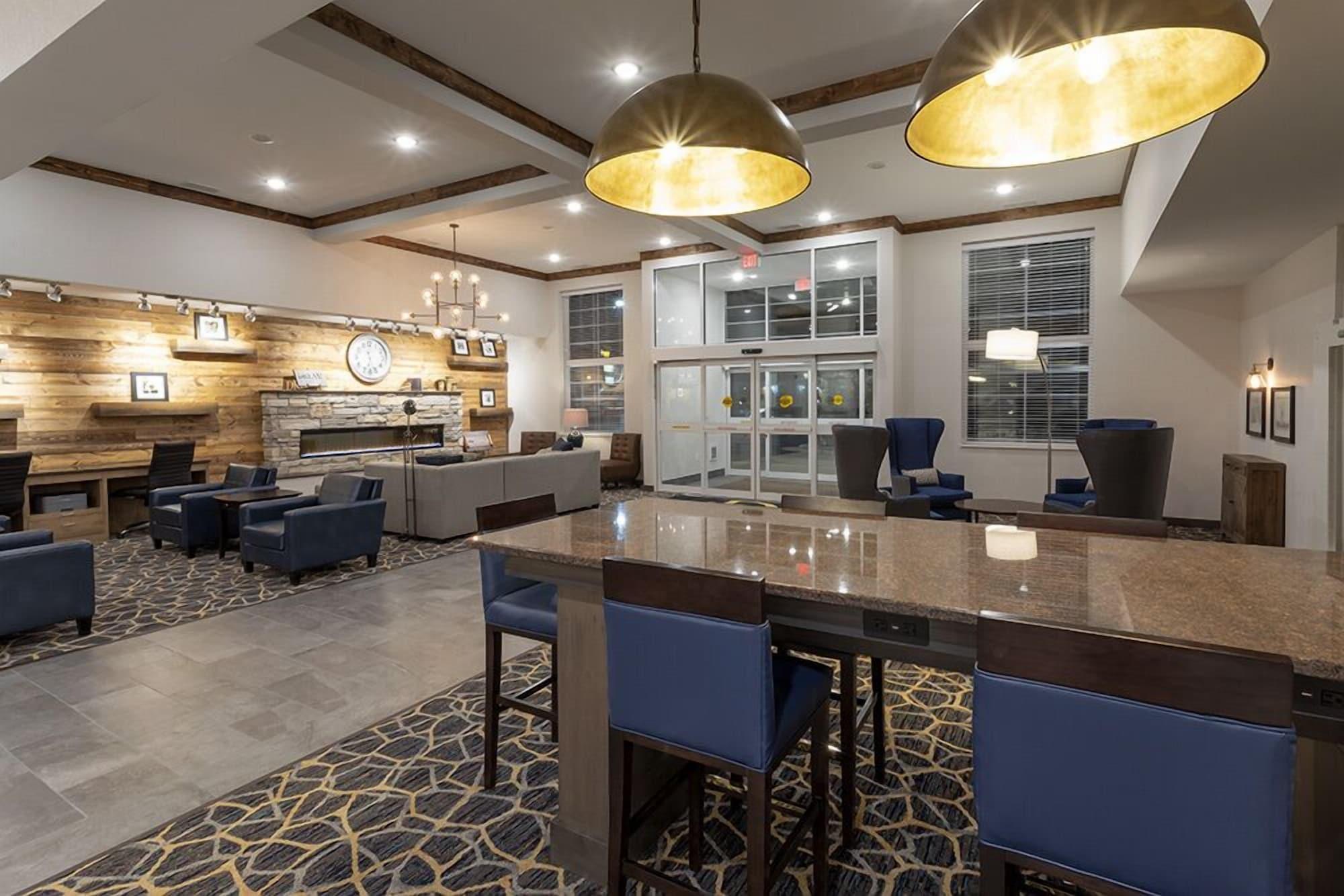 Vista Lobby Grandstay Hotel and Suites Milbank