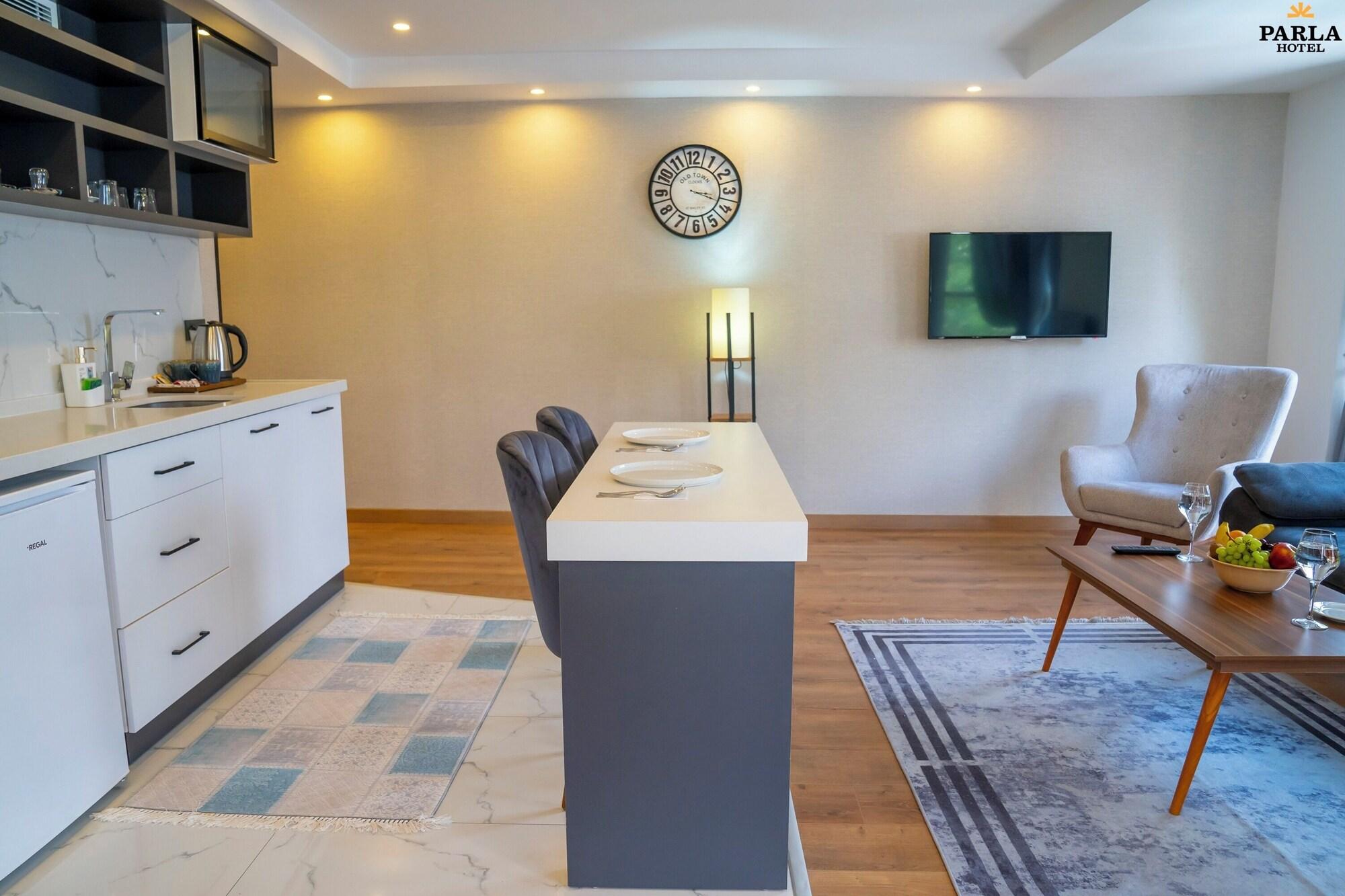 Equipamiento de Habitación Parla Suite Hotel