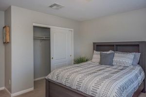 Alquiler Vacacional - ‍♂️Paradise off the strip, 4BR+Big Loft+Fun Backyard