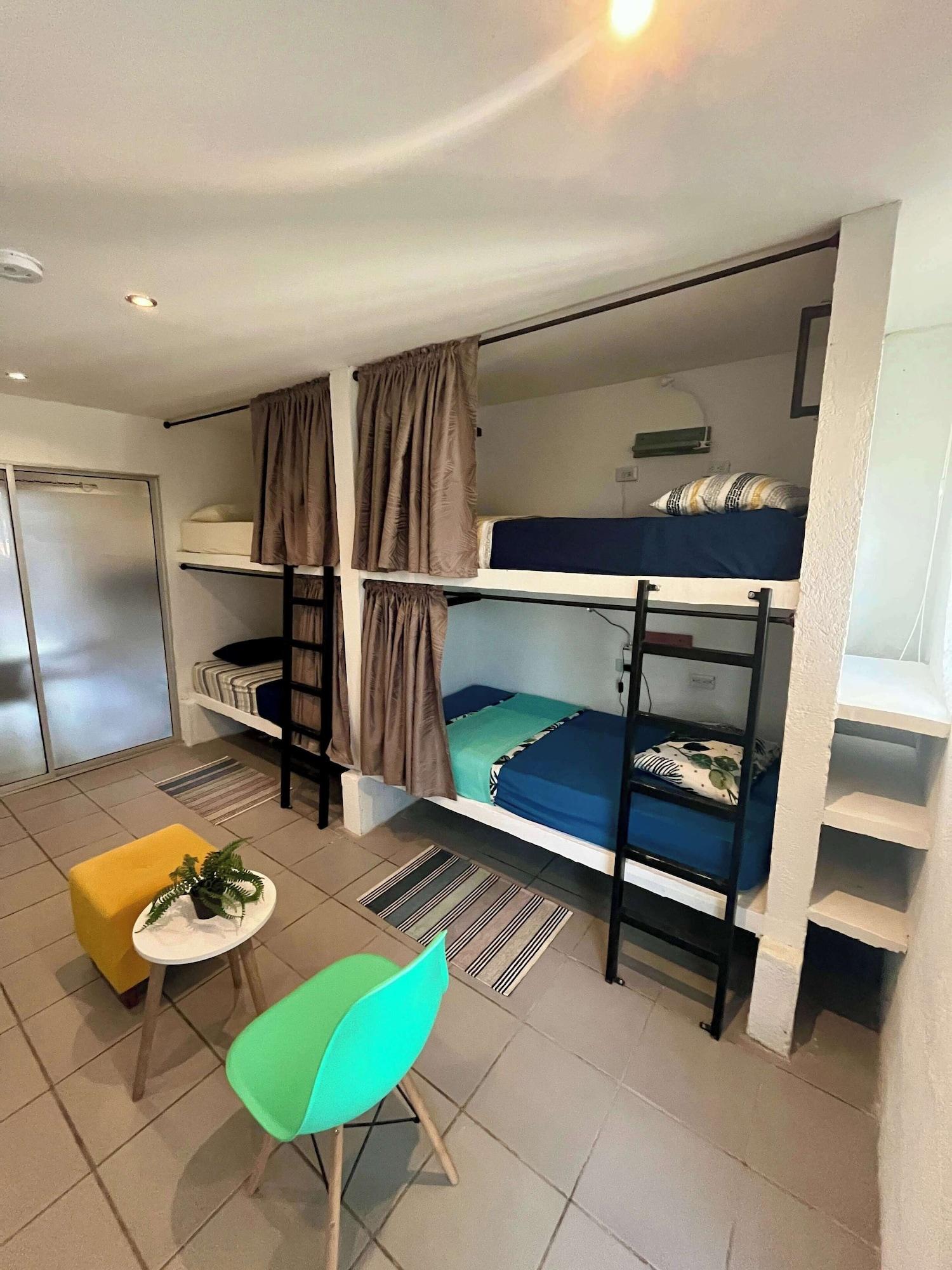 Varios Ocean Lovers Taganga Dive Center& Hostel