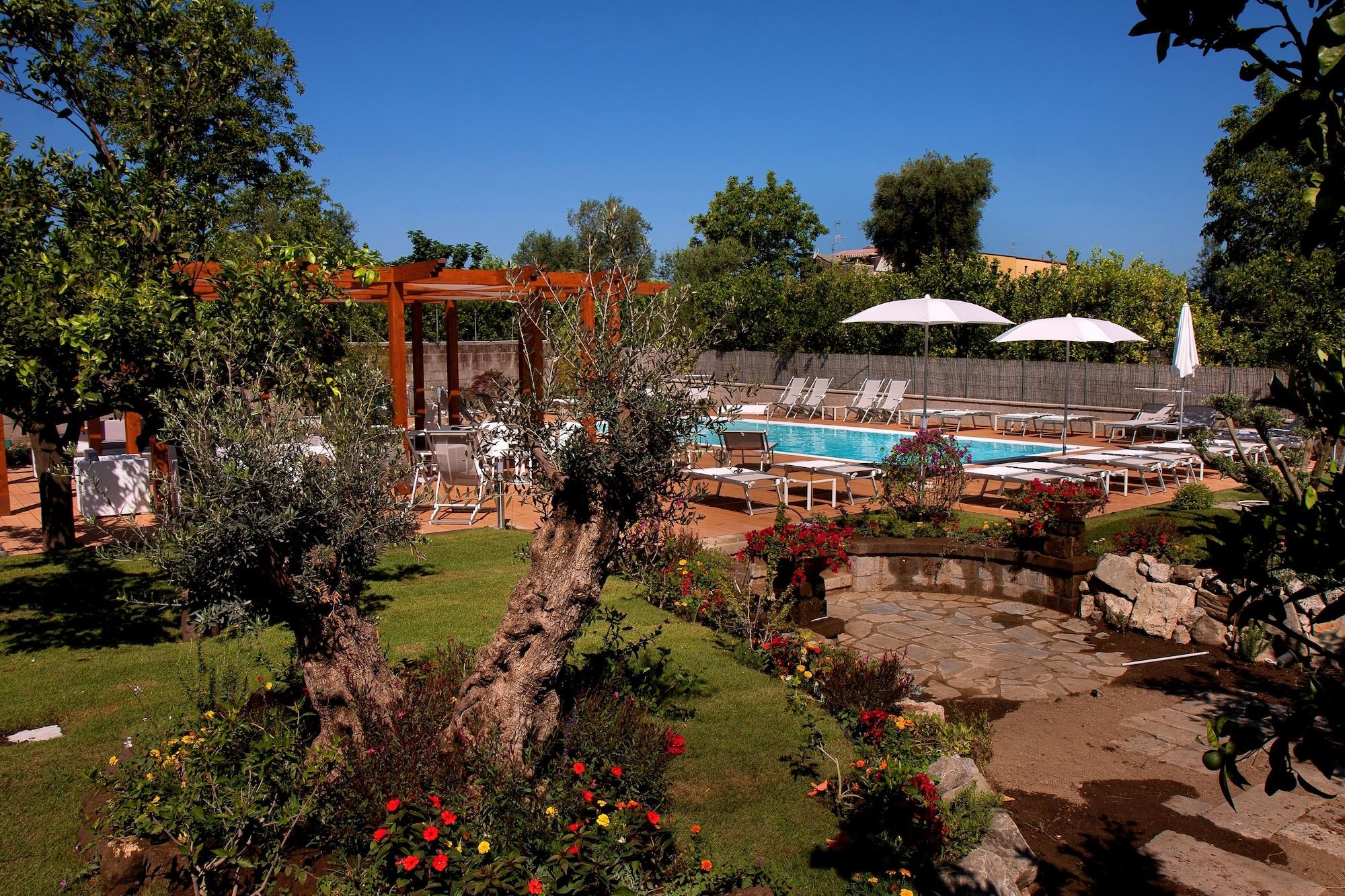 Varios Il Roseto Resort