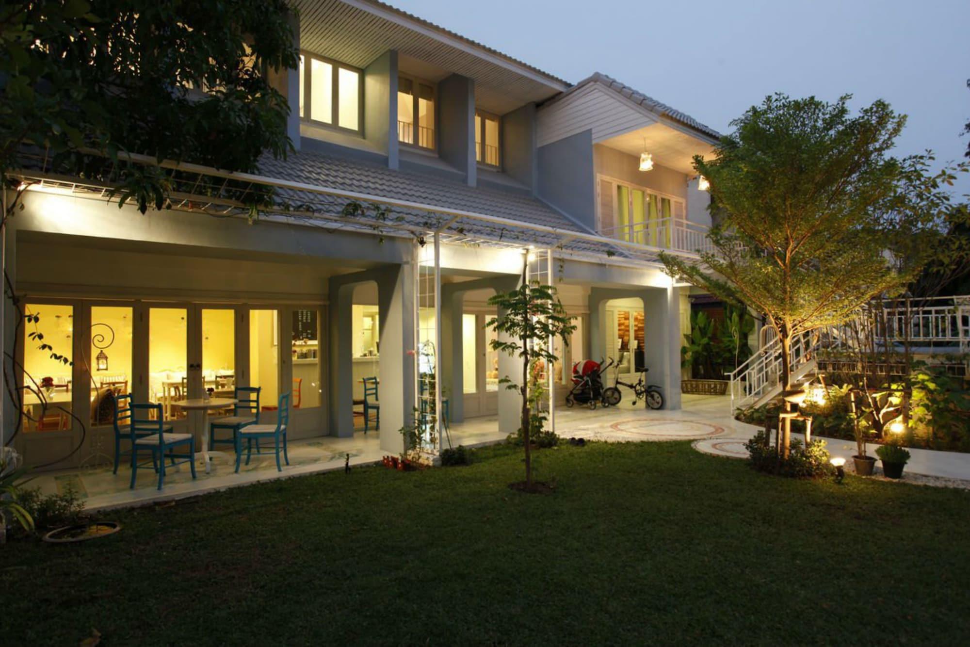 Varios Baan Hmon-Oon