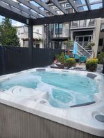 Renta temporal - Hot Tub! Modern 3-bedroom townhome fully renovated  in gorgeous Washington DC