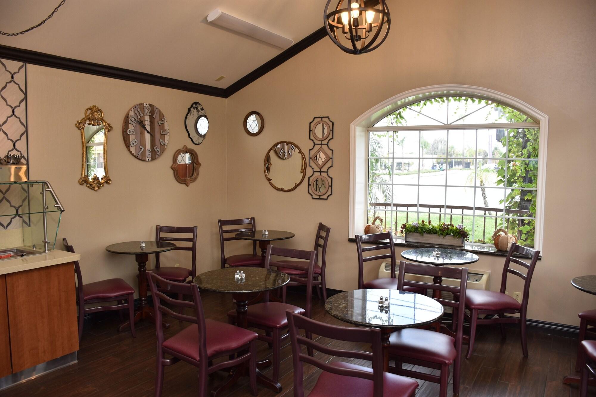 Restaurant Dynasty Suites Redlands