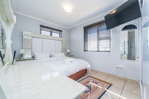 Alquiler Vacacional - Fabulous 3-bedroom house with an Office & Wifi 200 Mbps in Johannesburg, Gauteng