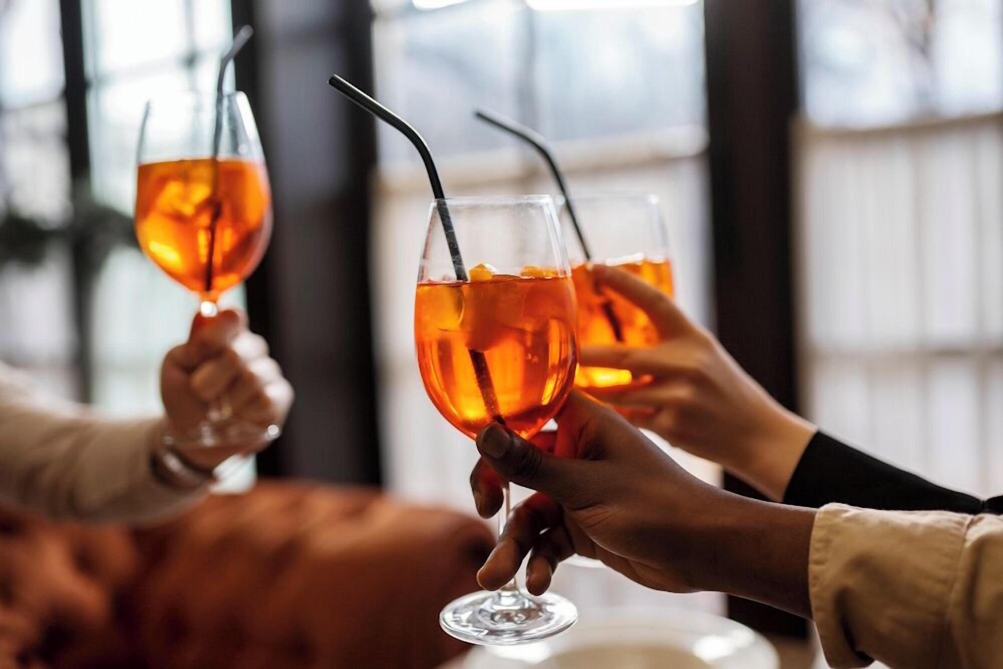 Bar/Salón Logis Hôtel Jeanne et Jules