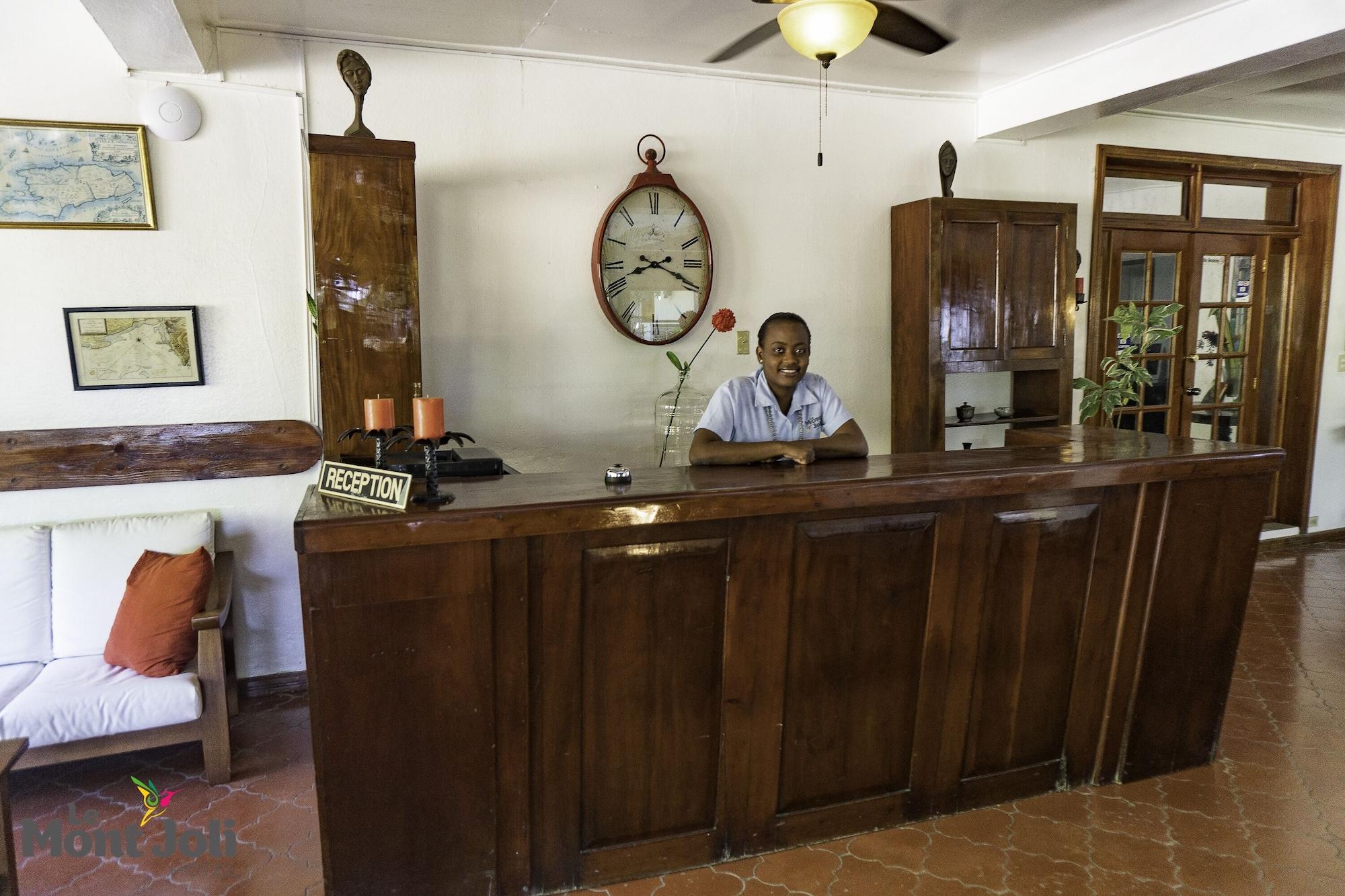 Vista Lobby Hotel Mont Joli