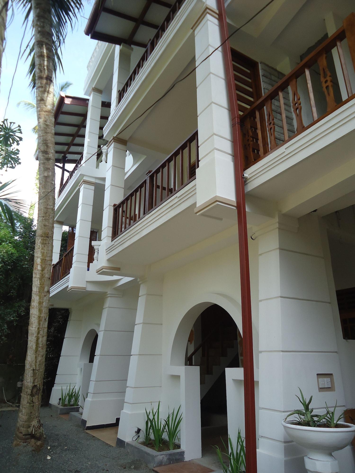Varios Sky Garden Mini Hotel