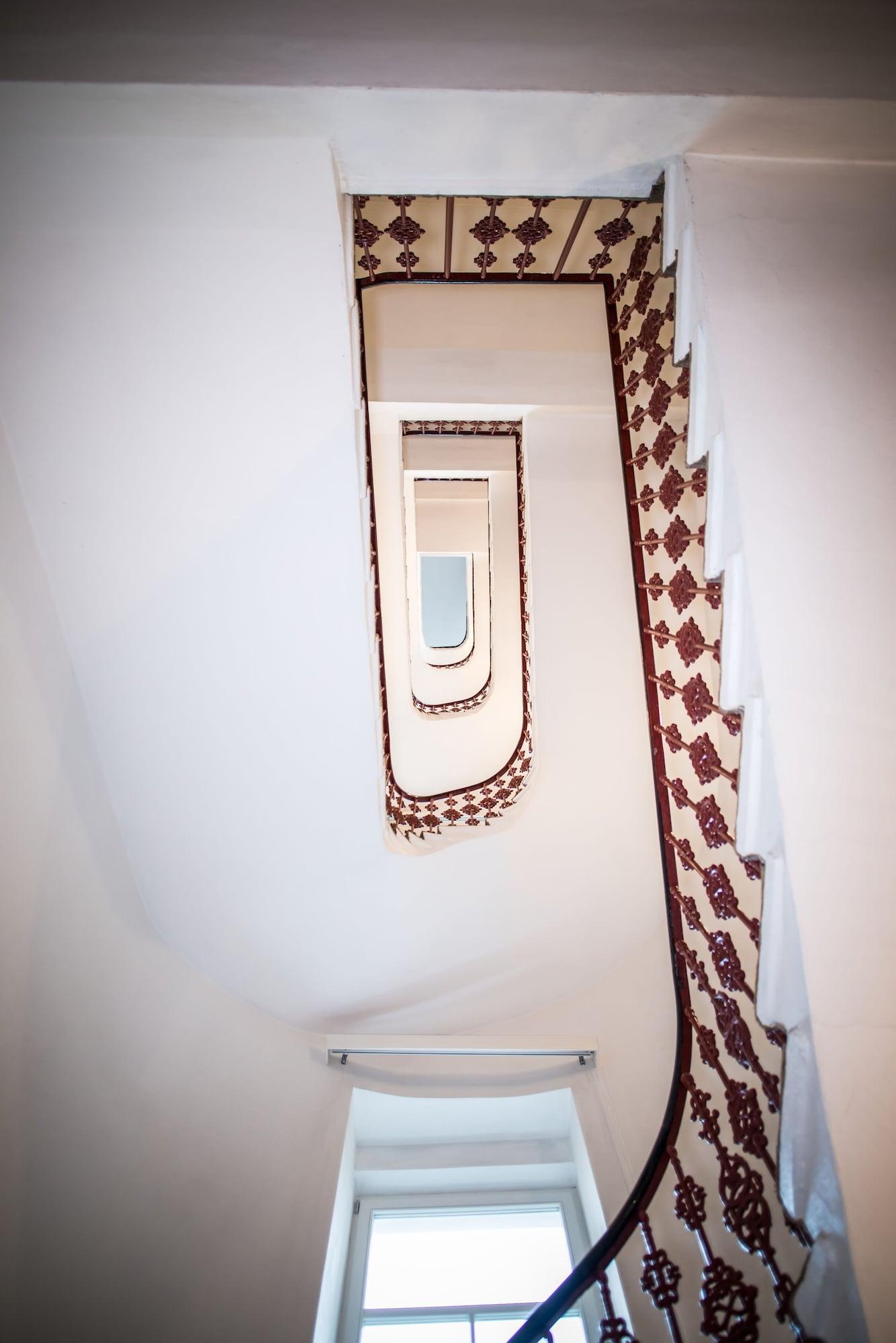 Varios Hotel City Bell