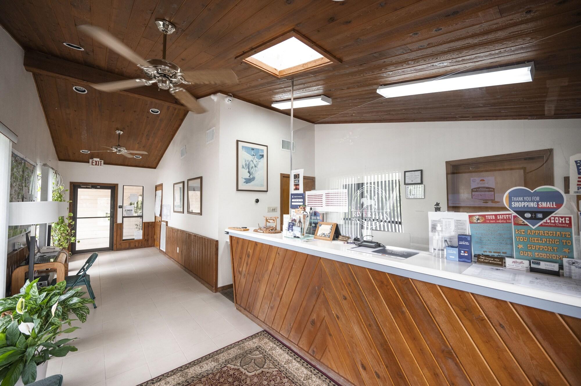 Vista Lobby River Oak Inn