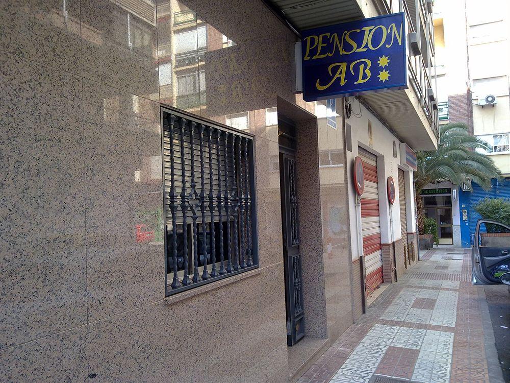 Vista Exterior AB Pension Granada - Hostel