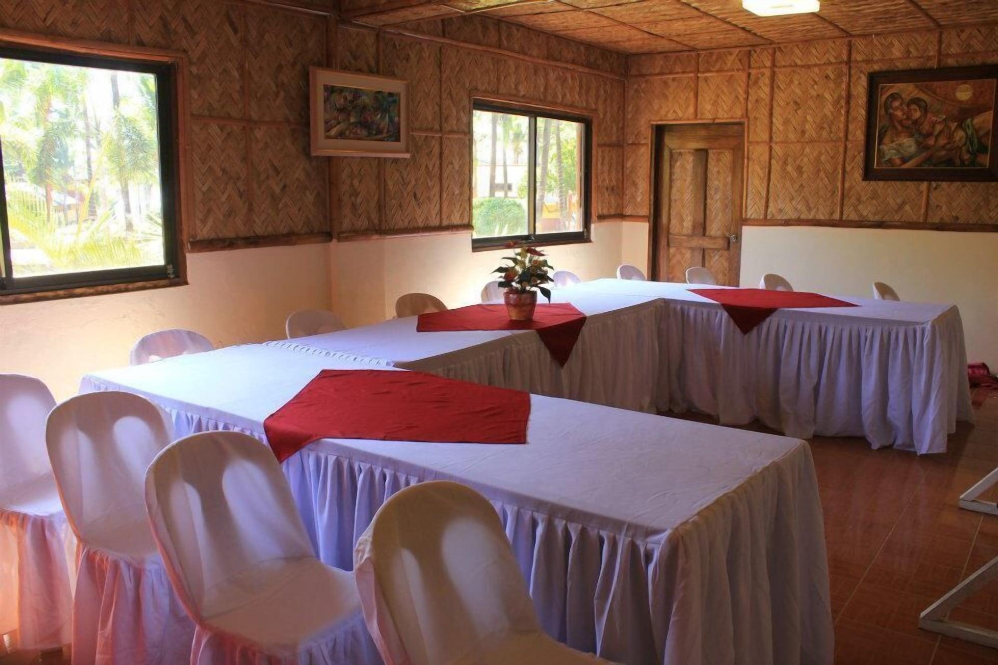 Centro de Negocios Bakasyunan Resort Zambales
