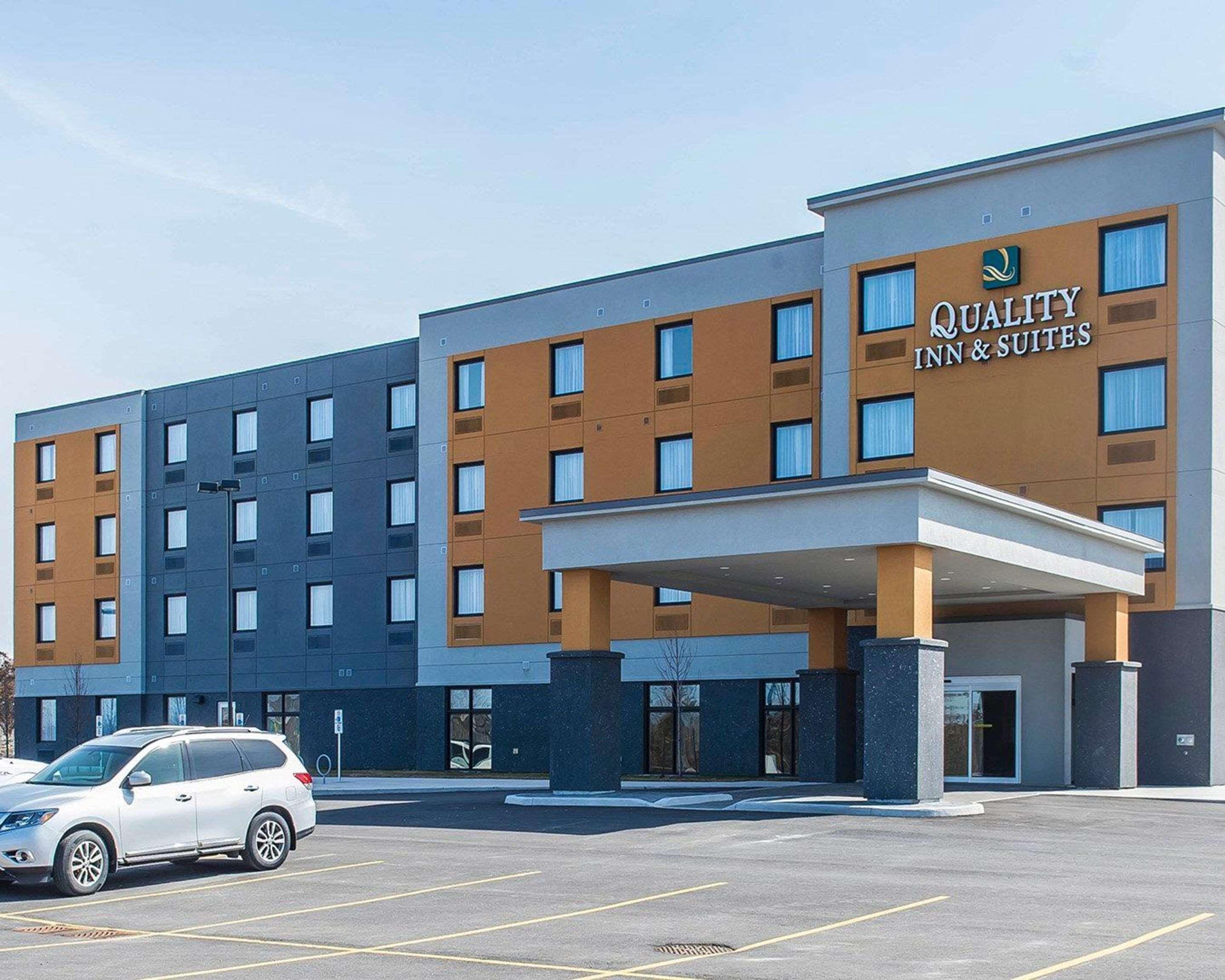 Vista Exterior Quality Inn & Suites