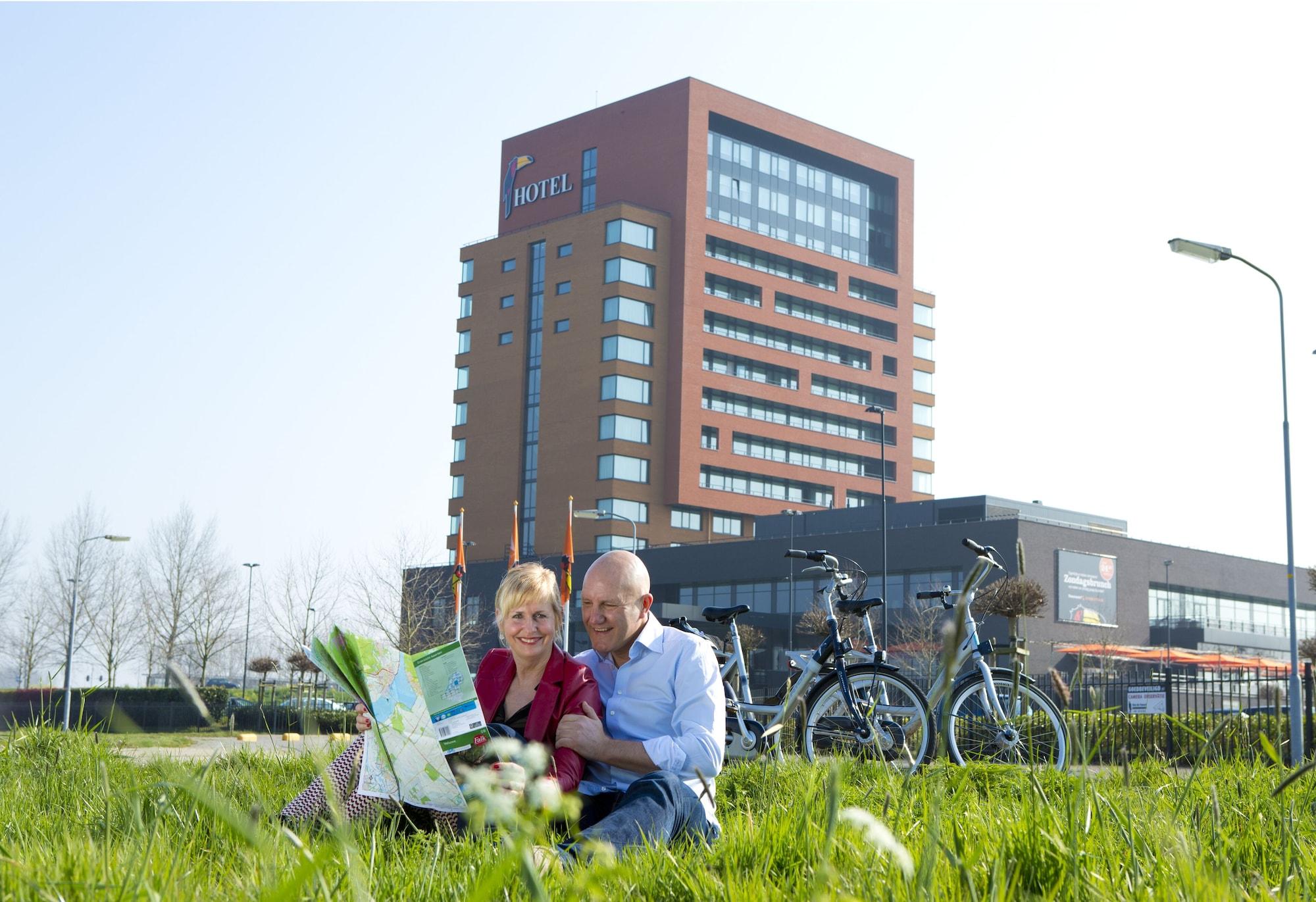 Vista Exterior Van der Valk Hotel Duiven near Arnhem A12