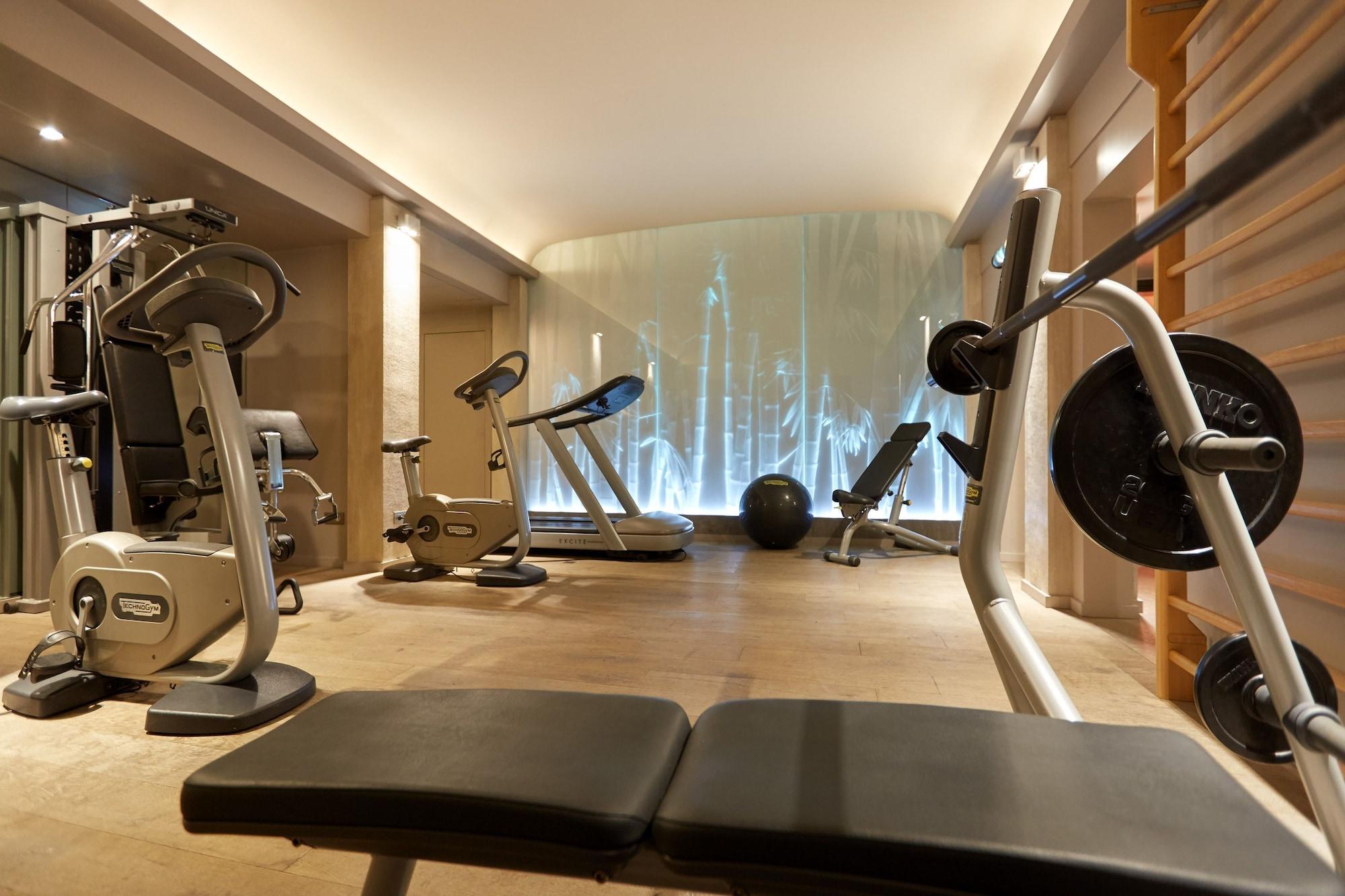 Gimnasio Pavillon de la Reine & Spa, Place des Vosges