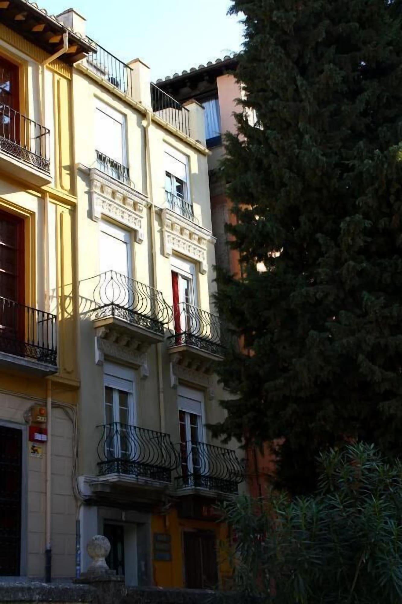 Vista Exterior Apartamentos Río Darro