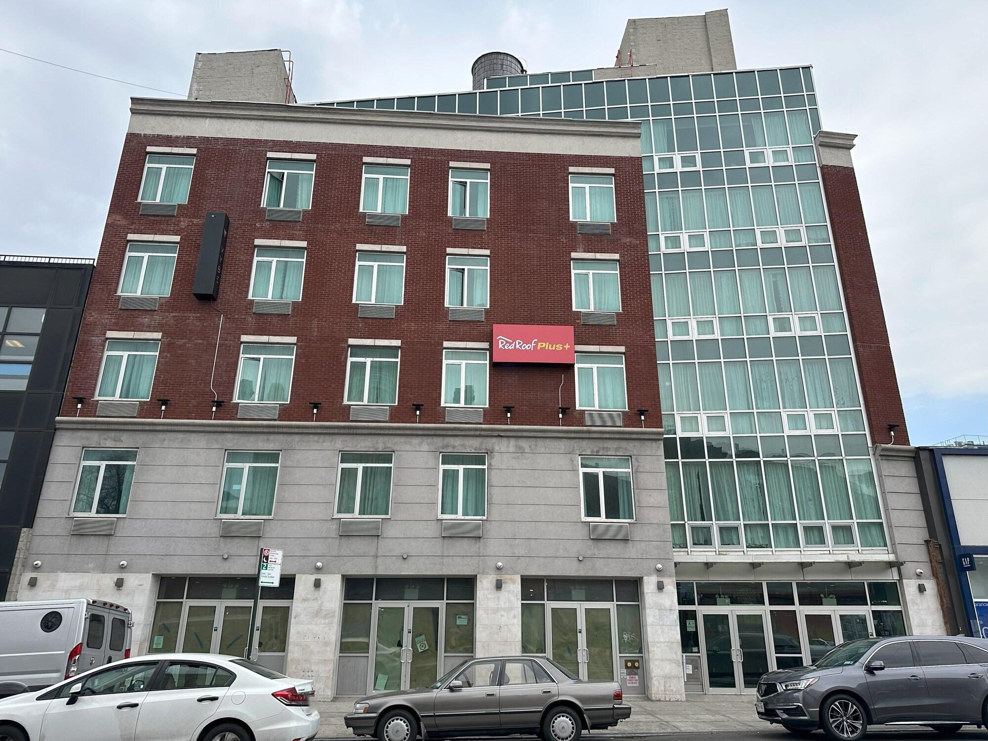 Varios Red Roof PLUS+ Brooklyn - Flatbush Ave