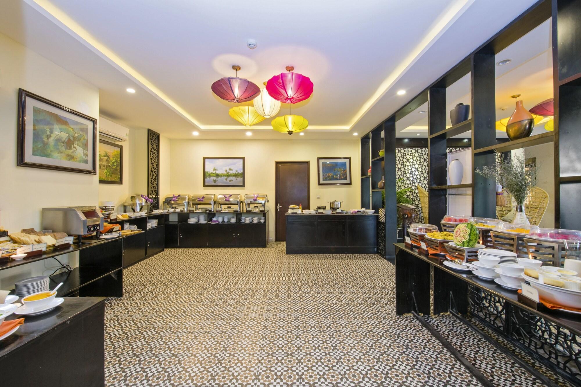 Restaurant River Suites Hoi An Hotel