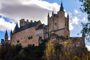 Actividad - Excursión a Segovia y Ávila con visita al Alcázar