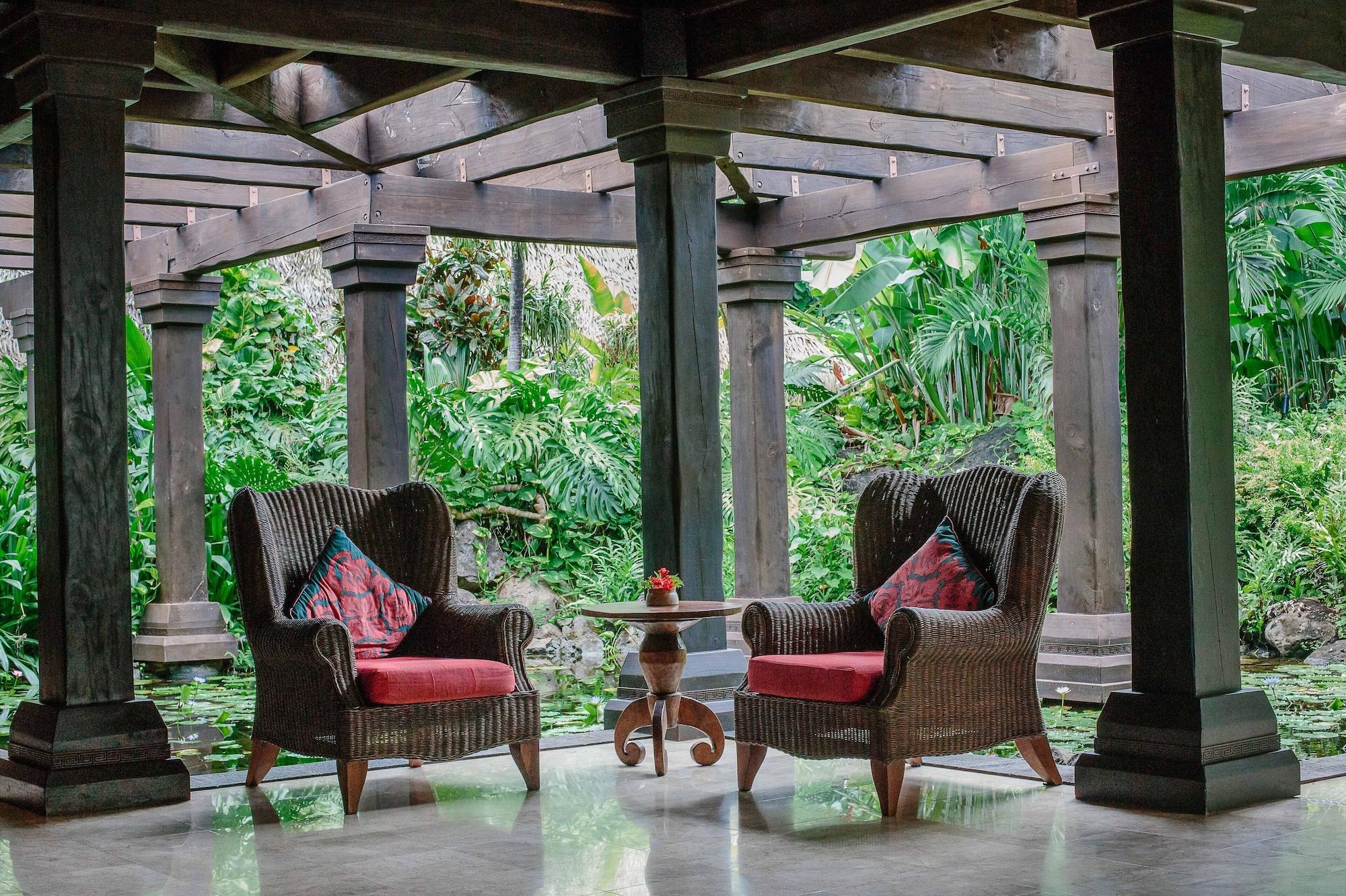 Vista Lobby Pacific Resort Aitutaki