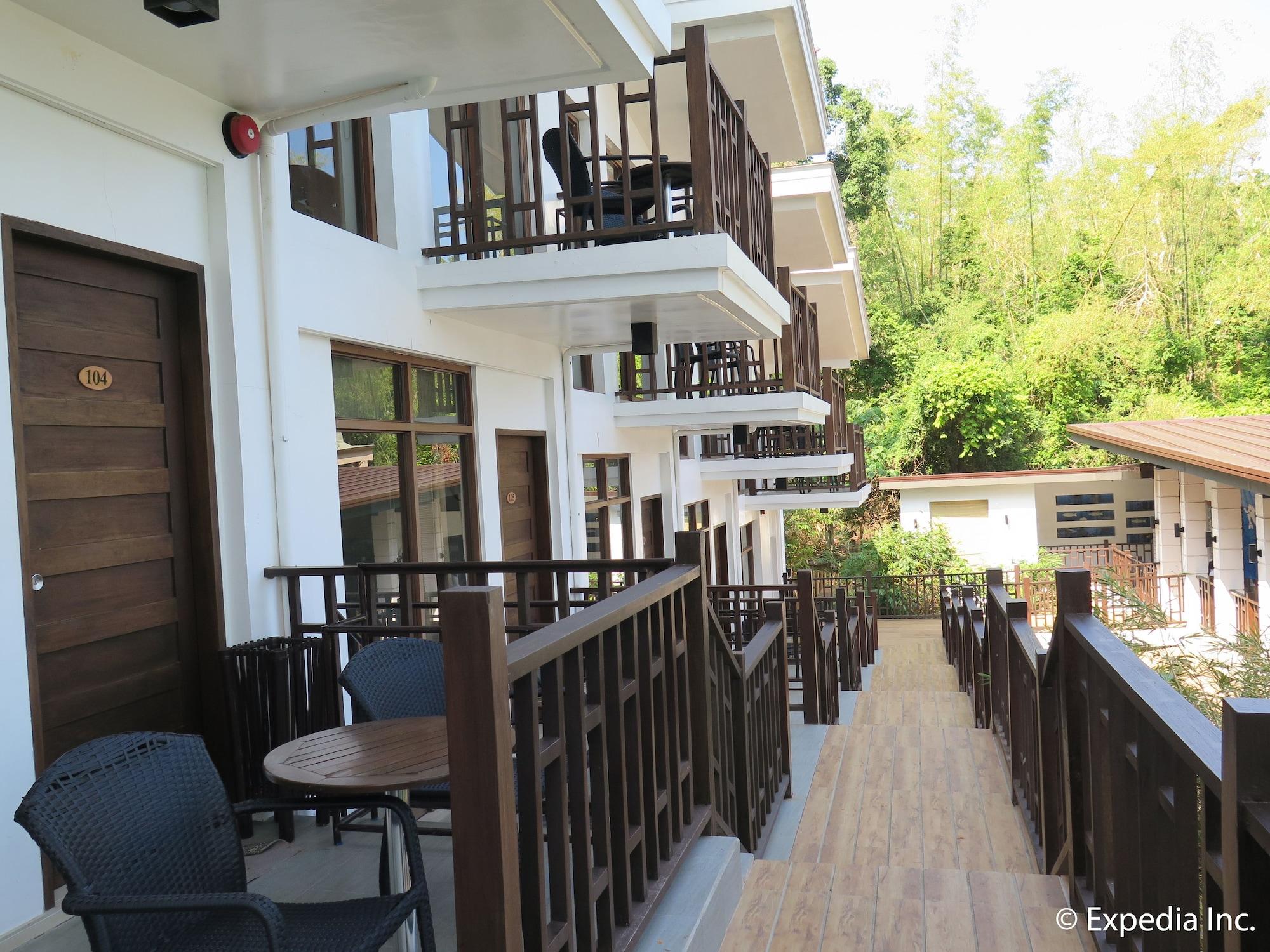 Vista Exterior Aiyanar Beach and Dive Resort