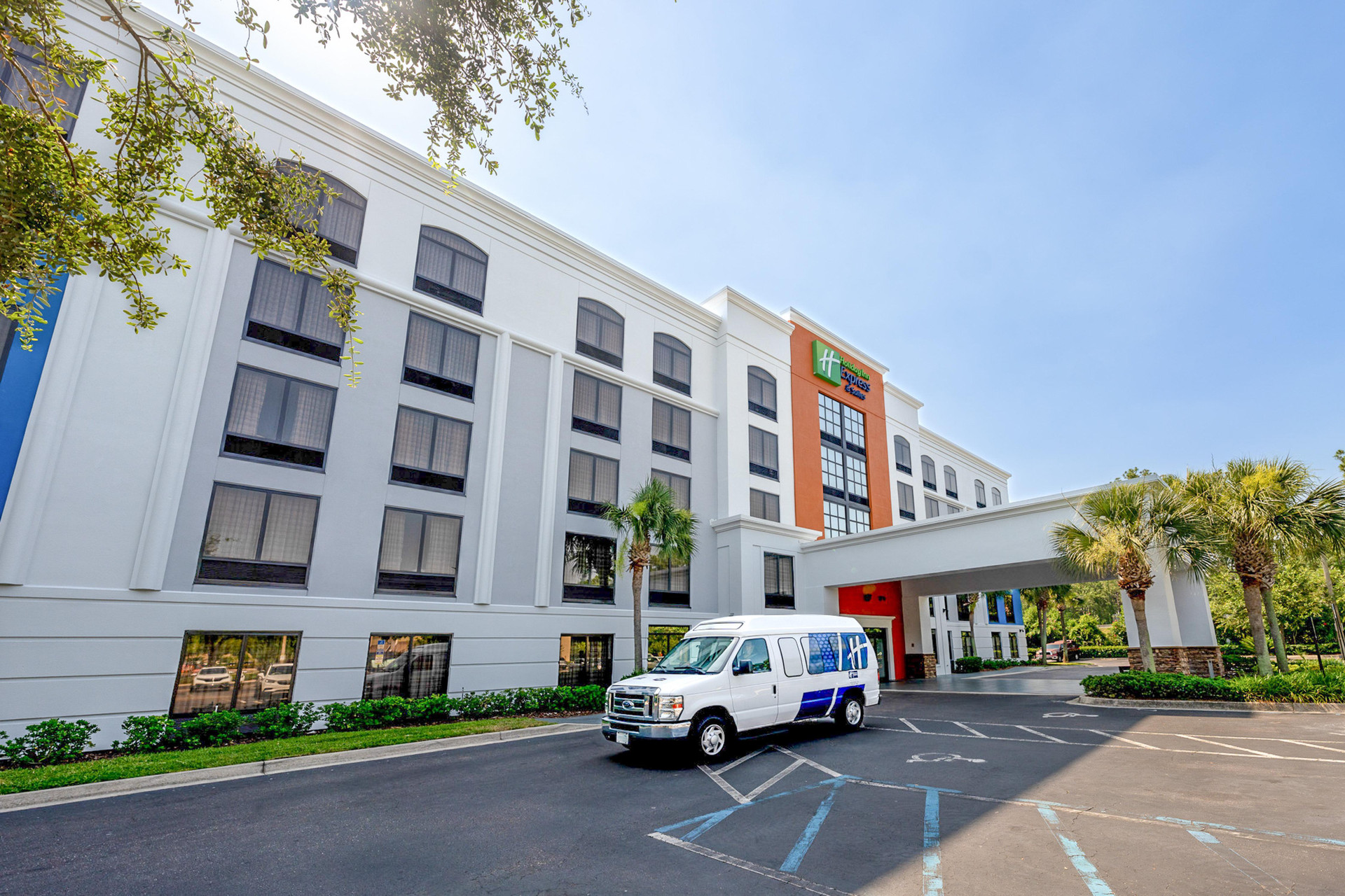 Vista Lobby Holiday Inn Express & Suites Jacksonville SE- Med Ctr Area by IHG