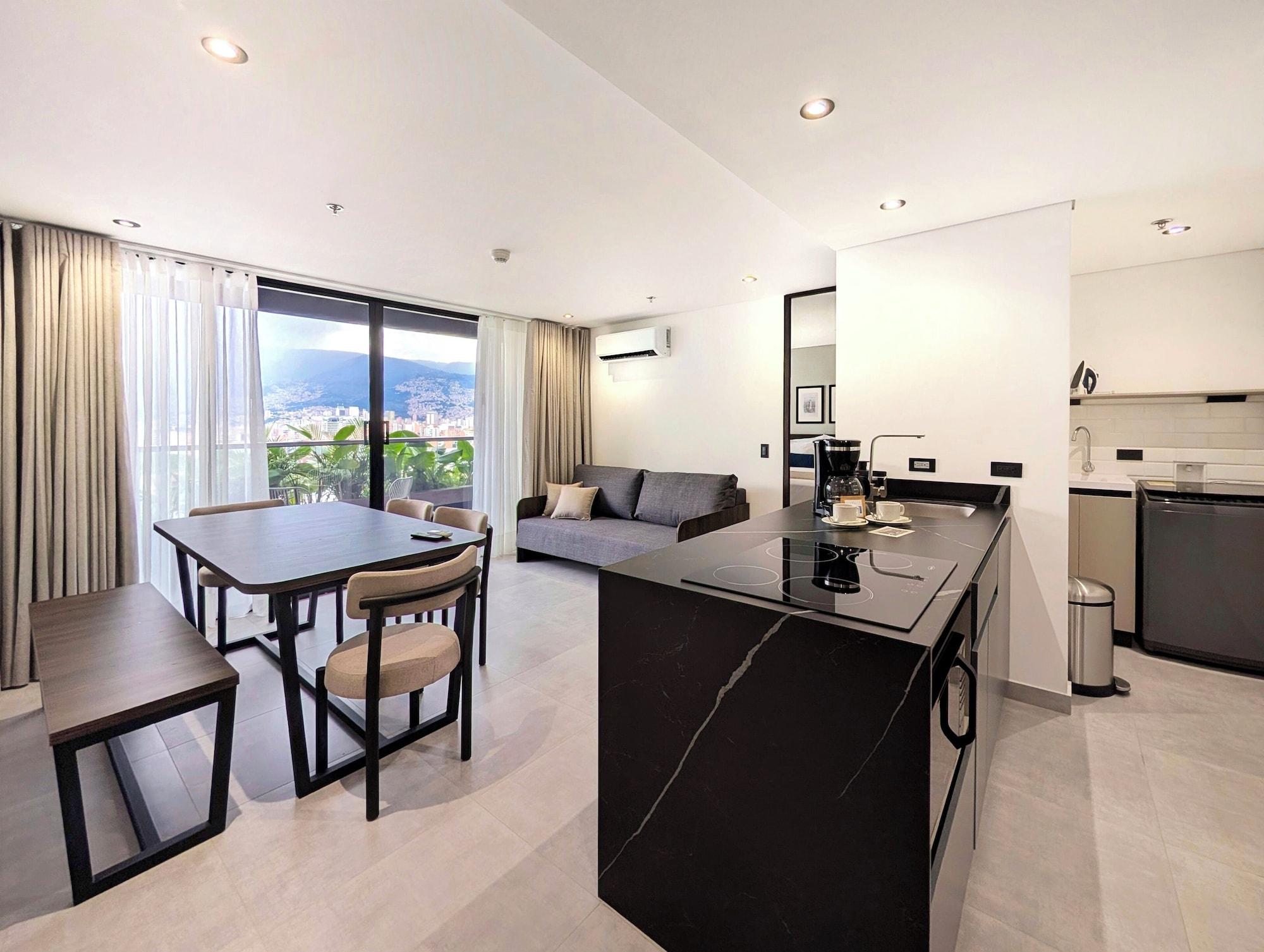 Varios Laureles Selection Suites