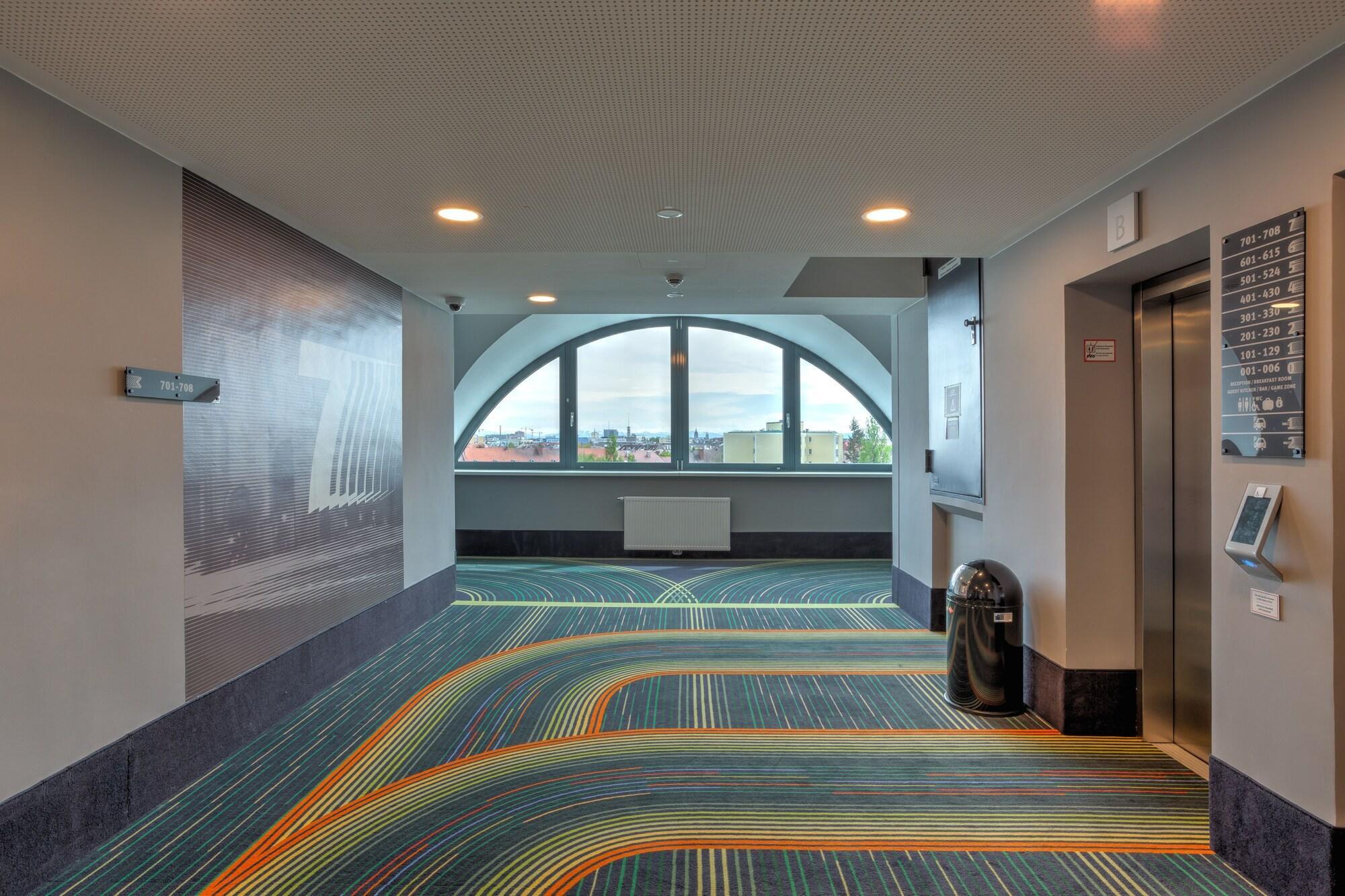 Vista Lobby MEININGER Hotel München Olympiapark