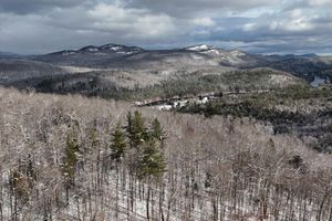 Alquiler Vacacional - ADORABLE NEW CABIN WITH AMAZING MOUNTAIN VIEWS