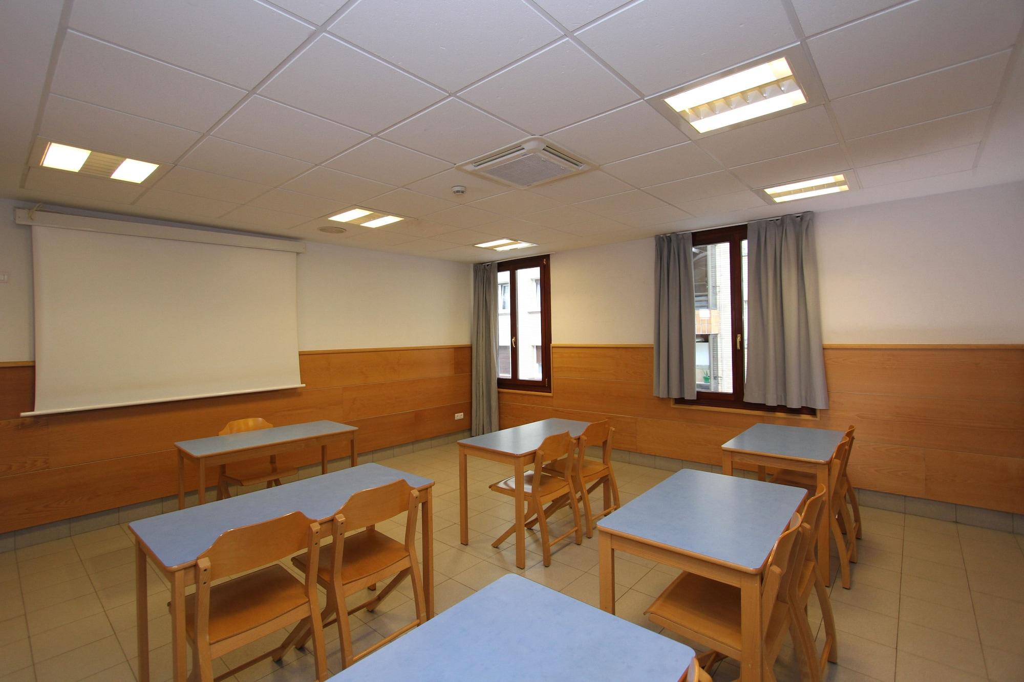 Sala de Reuniones Albergue Trinkete Etxea - Hostel