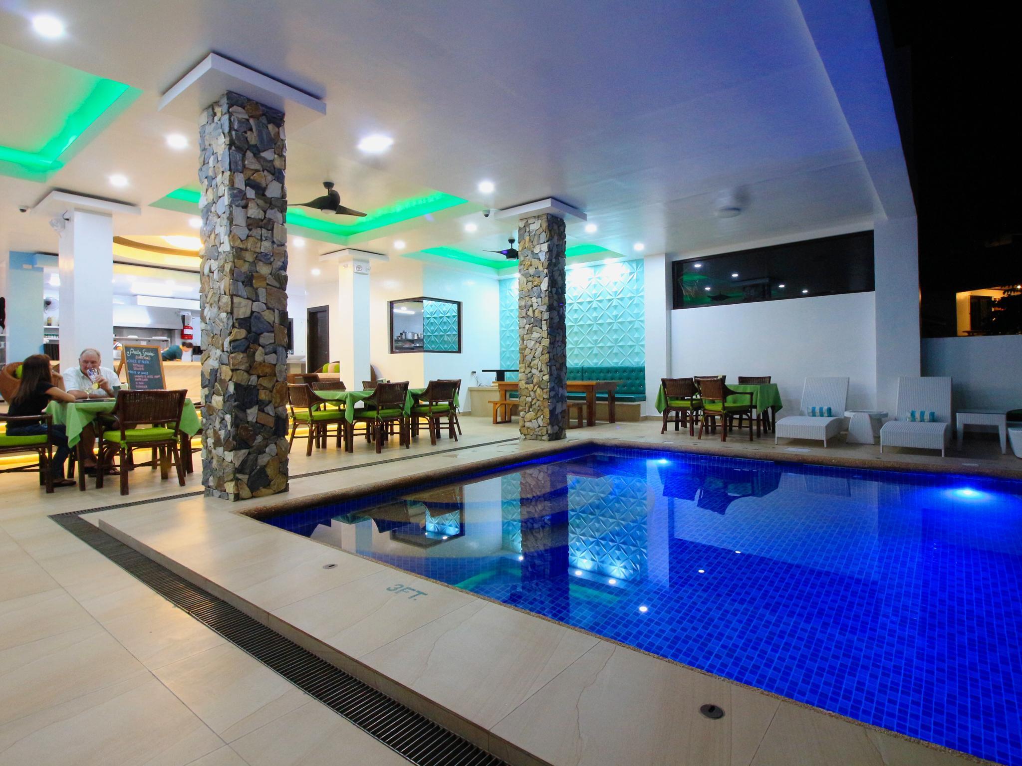 Vista Exterior Manarra Seaview Resort