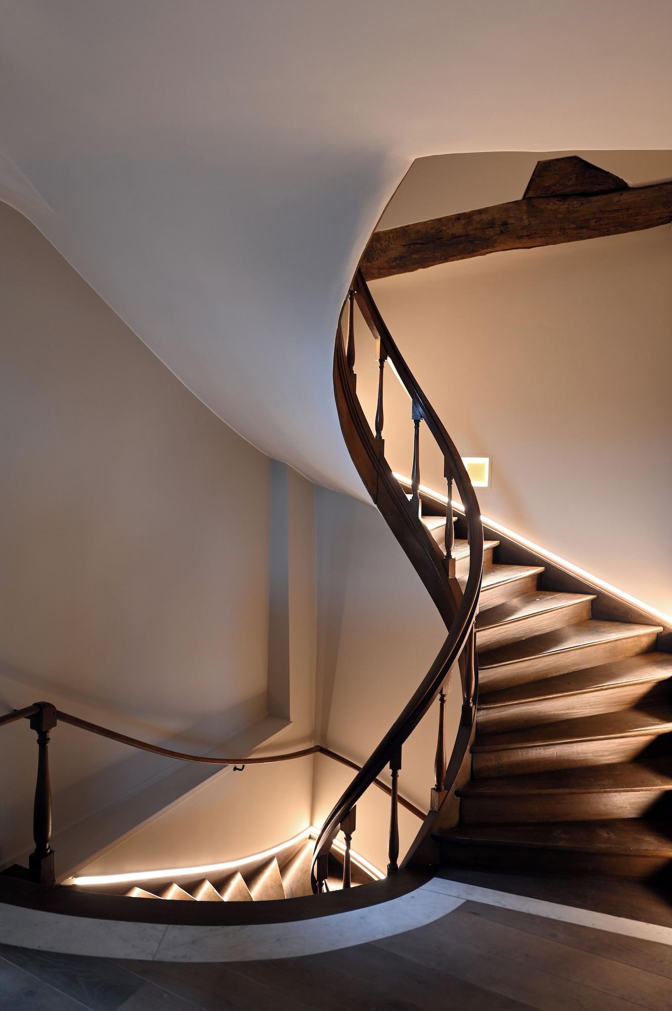 Varios Rooms With A View