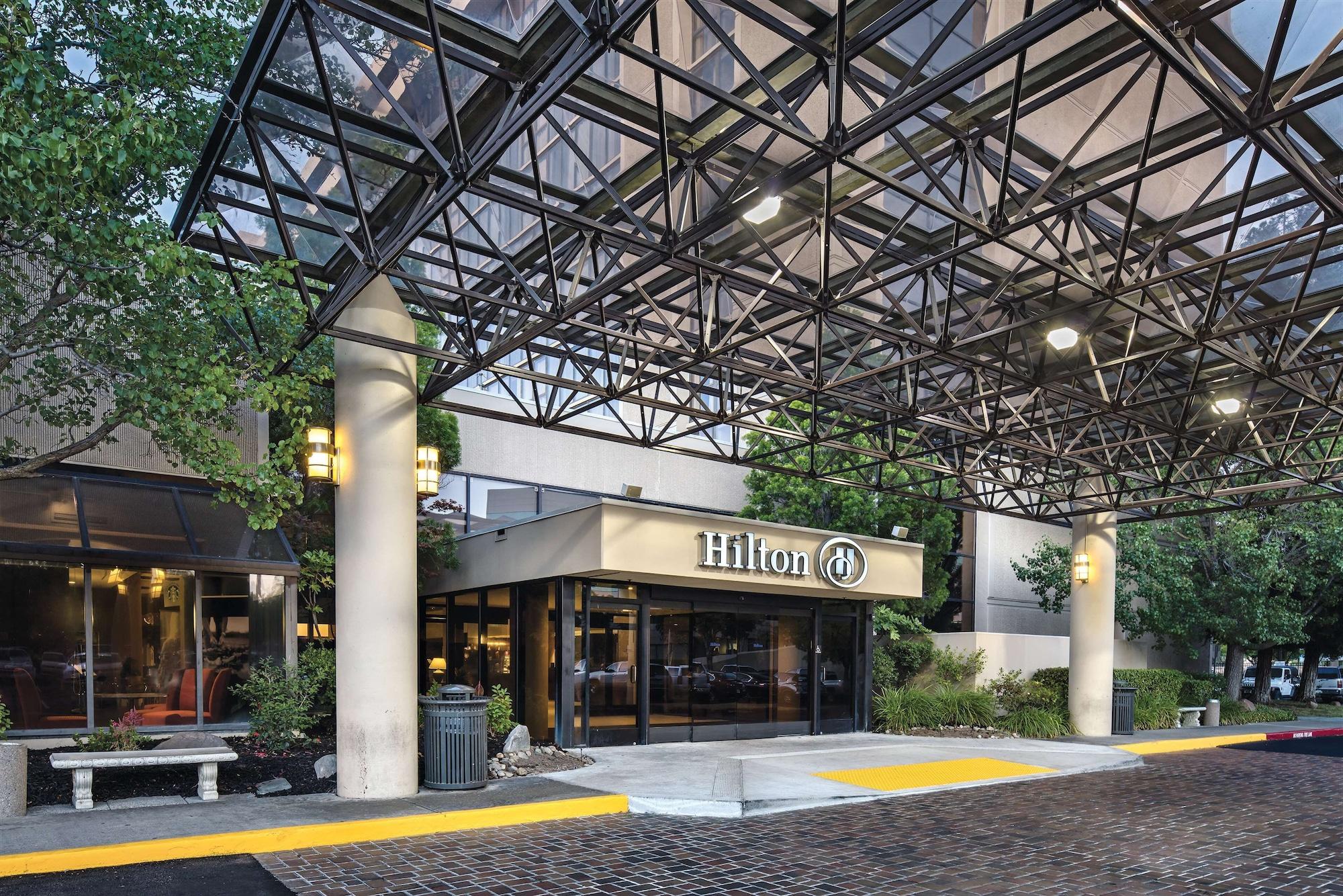 Vista Exterior Hilton Sacramento Arden West