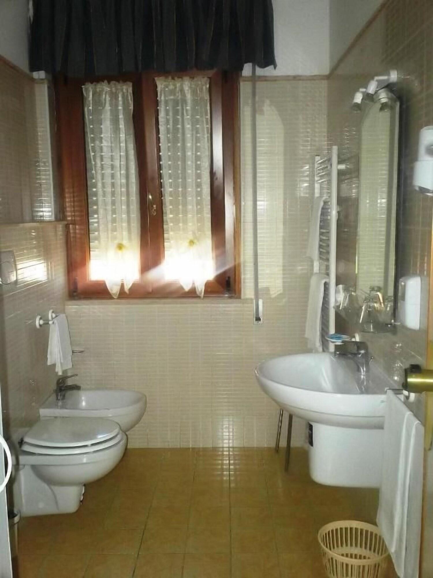 Equipamiento de Habitación Hotel Gaggiano