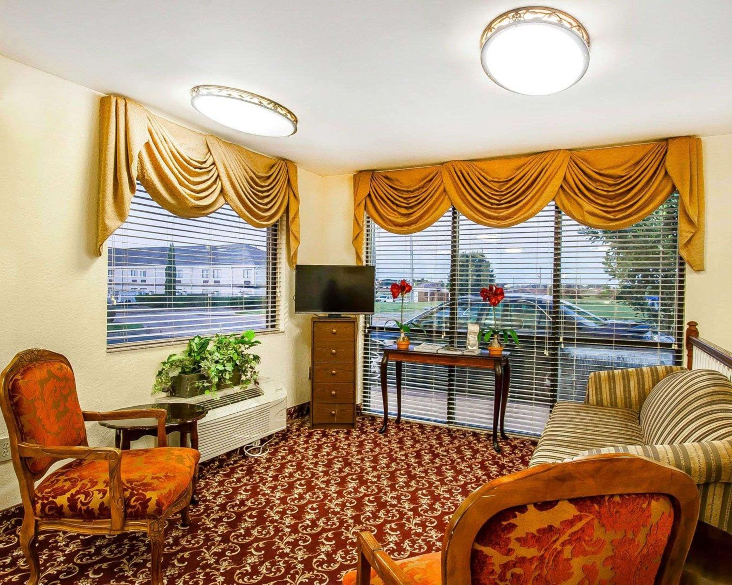 Vista Lobby Motel 6 Prattville, AL