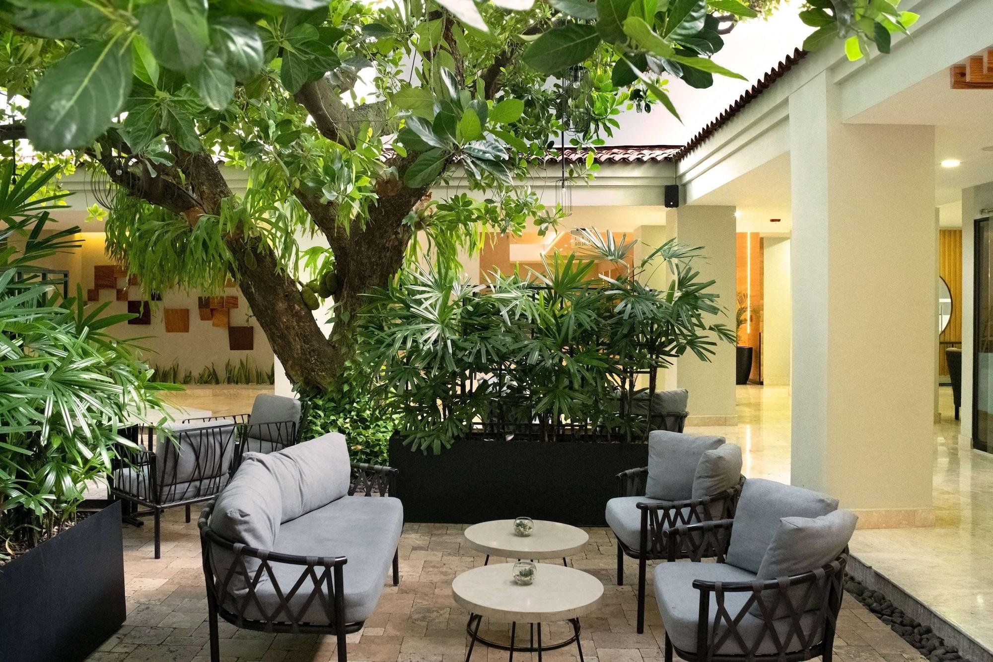 Vista Lobby Hilton San Salvador