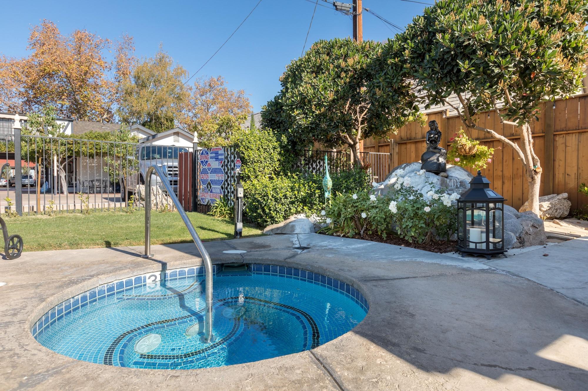 Spa Solvang Inn and Cottages