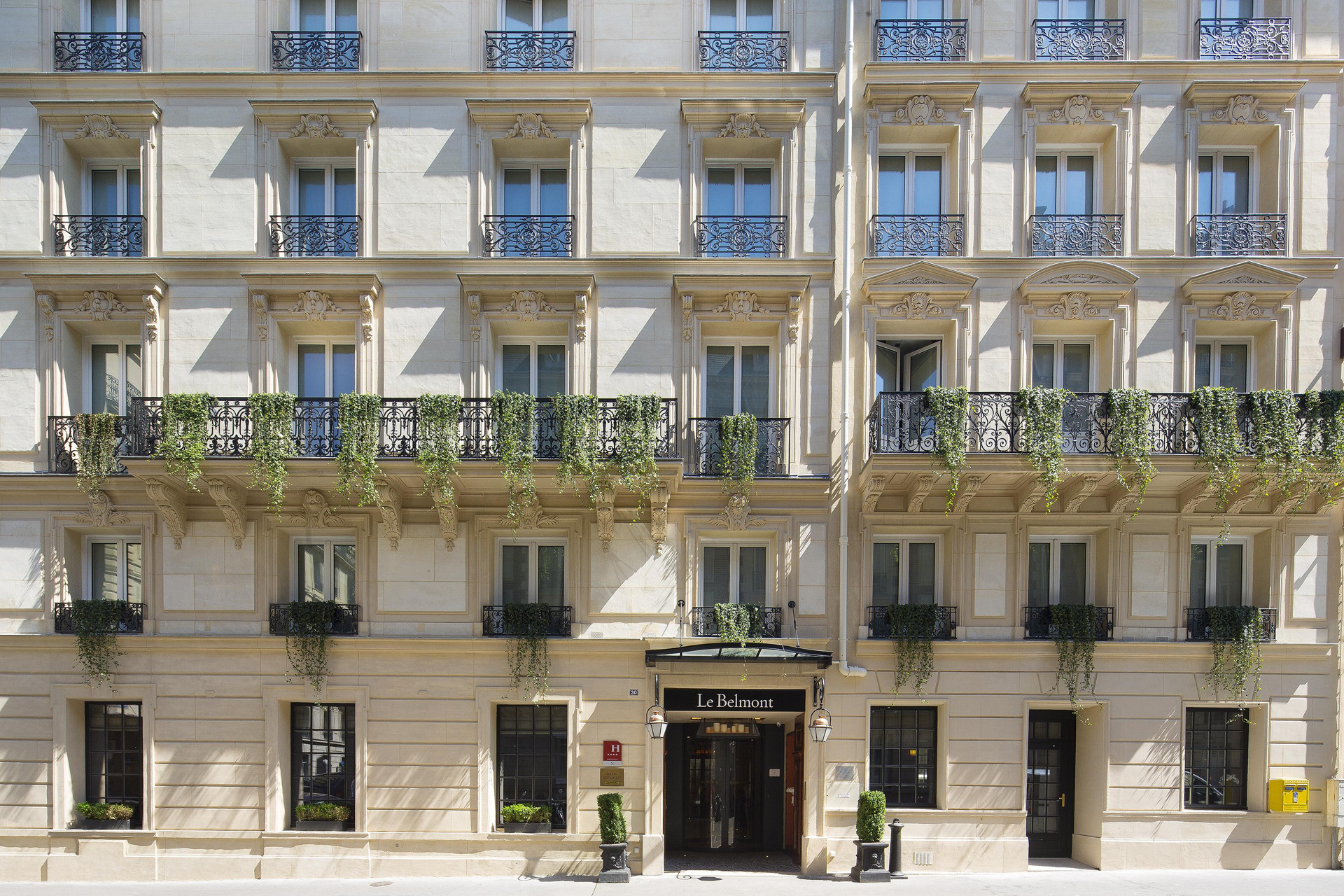 Vista Exterior Le Belmont Paris