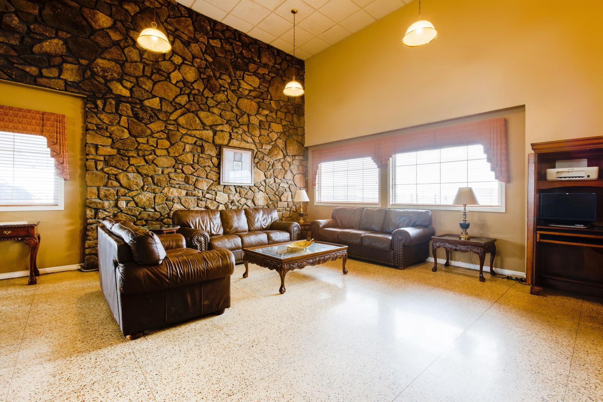 Vista Lobby OYO Hotel Lebanon MO I-44