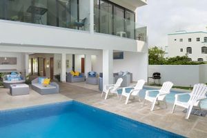 Alojamiento - Velas Condos